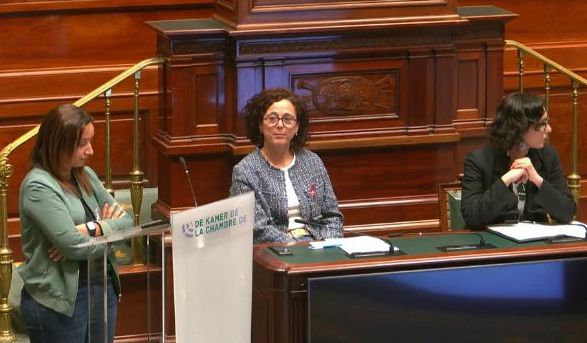 'Apparemment tout le monde ici n'est pas capable de mener un débat dans un Parlement' dixit le Président de #LaChambre. Le MR empêche <a href="/RajaeMaouane/">Rajae Maouane 🌎🌻</a> de poser sa question sur le #Liban en vociférant pendant ses 2 minutes d'intervention. Bel vision de la démocratie 👏