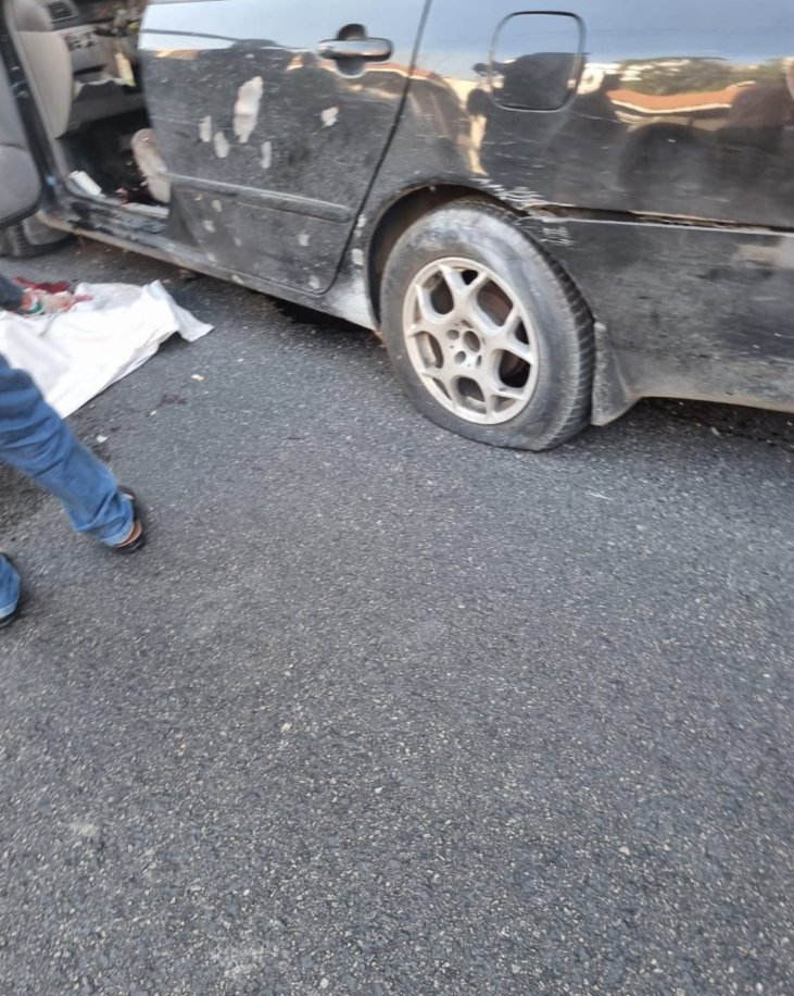 Intriguing imagery coming from an #Israel "airstrike" just now outside #Beirut -- *very* small penetration through the windshield, no explosion, precise hit on the driver.

A compact inert missile.