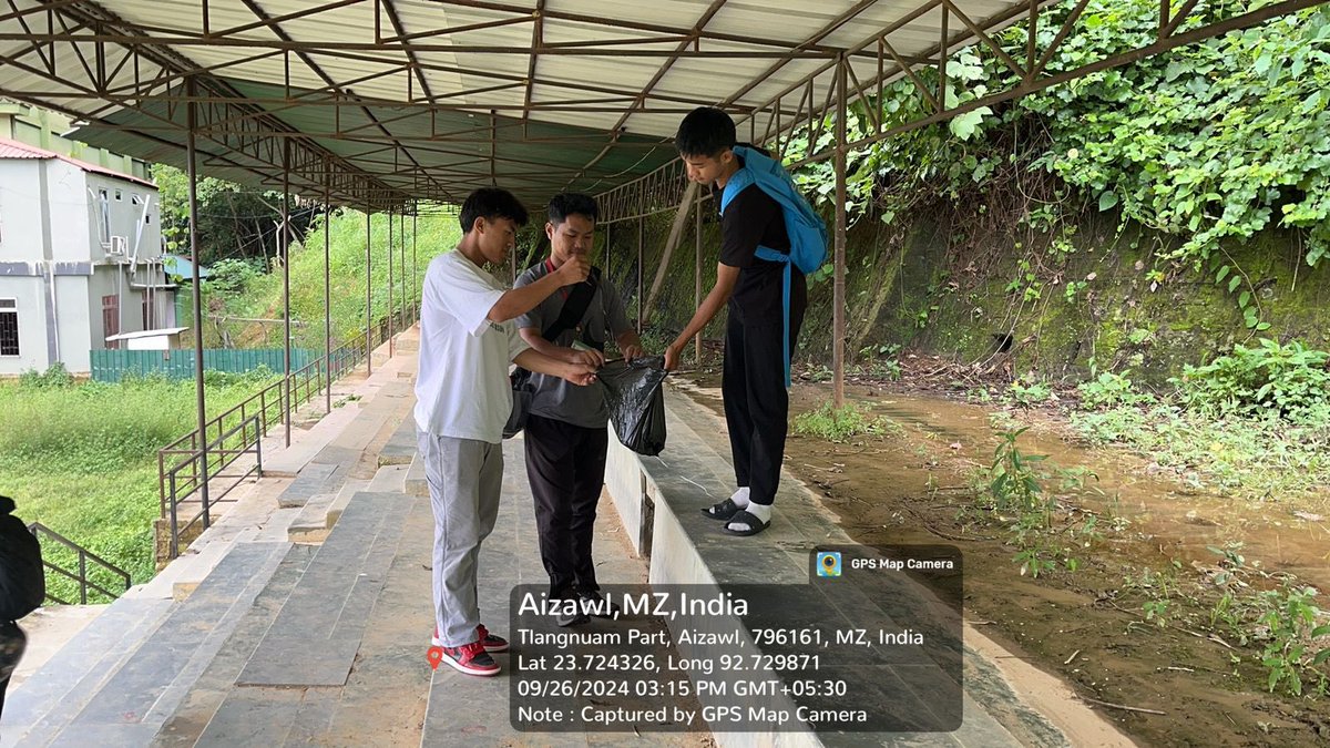 nss_puc's tweet photo. Cleanliness drive at Sports Complex of the college by volunteers of Pachhunga University College on 26th September 2024 #SwacchataHiSeva2024 @nss_rdguwahati @_NSSIndia https://t.co/LEBAr92yKk