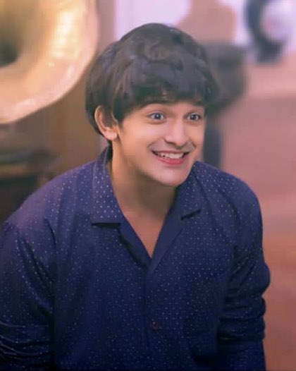 HasithaHoney's tweet photo. @Pravishtxdil @monasays Ek tumhare ankhein shararti🙈✨
Ek tumhari Masoom si muskaan😭✨

Kabhi unpe ham Dil hare😭

Tho kabhi haar baite apni jaaann😭🌻✨🩵

#pravishtmishra #barristerbabu https://t.co/tf2tIz4cy2