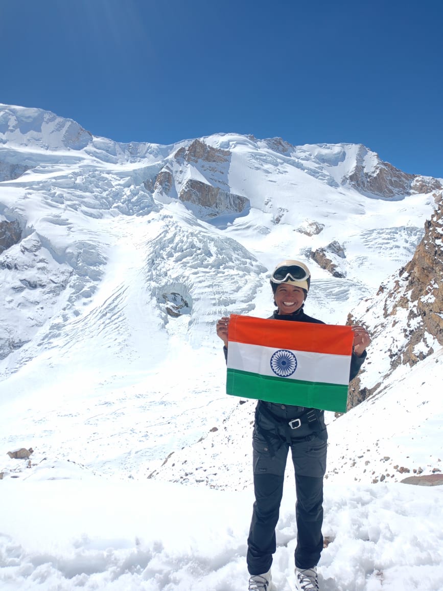 umc_ncc's tweet photo. Cpl Monika from University Maharani College, 1 Raj Girls BN NCC, Raj Dte., successfully summited Abi Gamin peak at 7,355 meters. She was one of the 11 cadets who successfully climbed the peak. We are extremely proud of her and extend best wishes on her journey to Mt. Everest https://t.co/LwJMDCGTMF