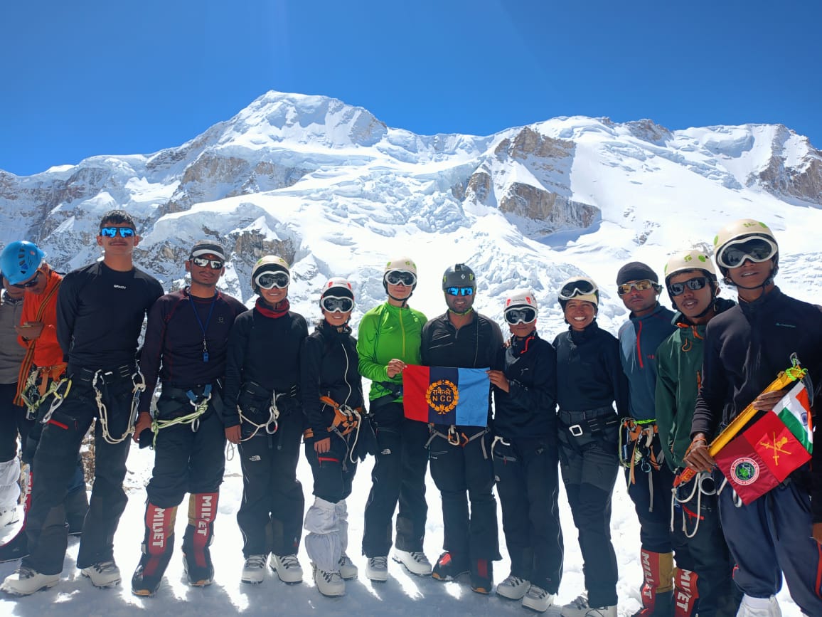 umc_ncc's tweet photo. Cpl Monika from University Maharani College, 1 Raj Girls BN NCC, Raj Dte., successfully summited Abi Gamin peak at 7,355 meters. She was one of the 11 cadets who successfully climbed the peak. We are extremely proud of her and extend best wishes on her journey to Mt. Everest https://t.co/LwJMDCGTMF