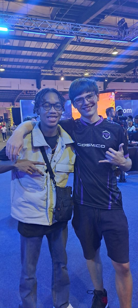 Loliniser's tweet photo. Also huge shoutout to @KillerCode__! BRO never ended up posting the winner of my ticket giveaway, but this GOAT of a man won it and came on through! Absolute legend!!! https://t.co/IFq3KY10QS