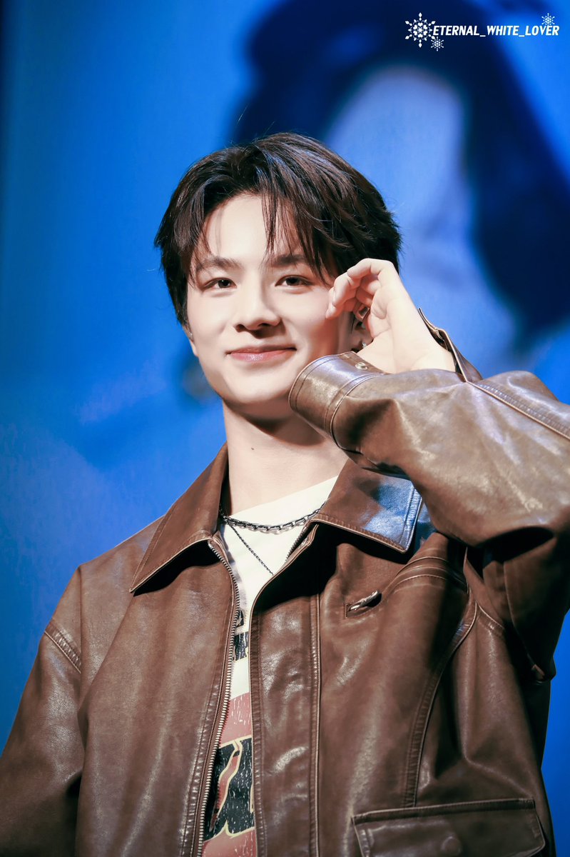 LEV_WHITELOVER's tweet photo. 20240728 TOKYO TIME TO TALK
💛
#LEV #레비 #レビ
#AintGotYou
#A_I_BAE #LEV_A_I_BAE
#ExchangeID
#왕즈하오 #WANGZIHAO #王子浩 https://t.co/Qt0ByT9gLf