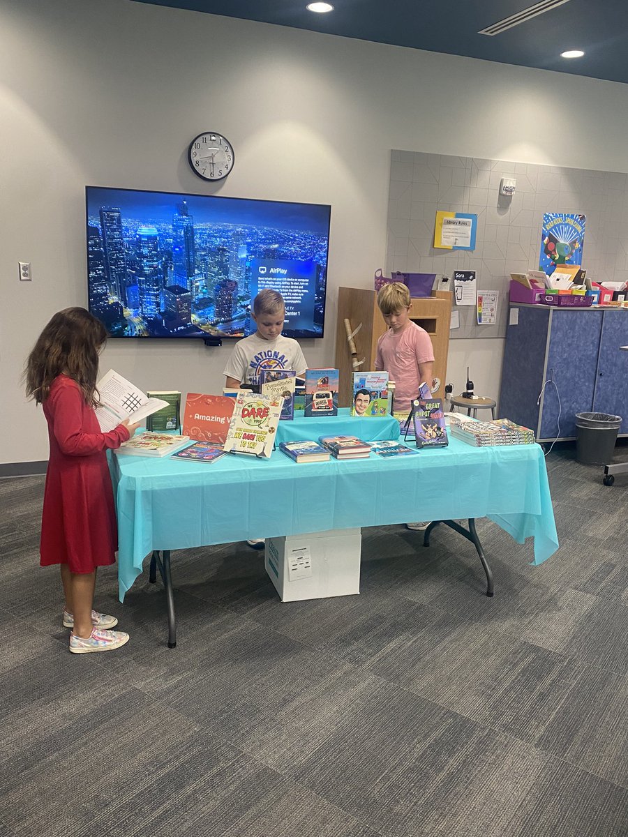 WVpythons's tweet image. Our students have been loving the Literati book fair this week!