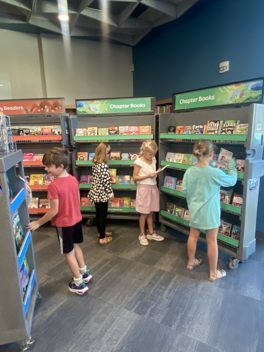 WVpythons's tweet image. Our students have been loving the Literati book fair this week!