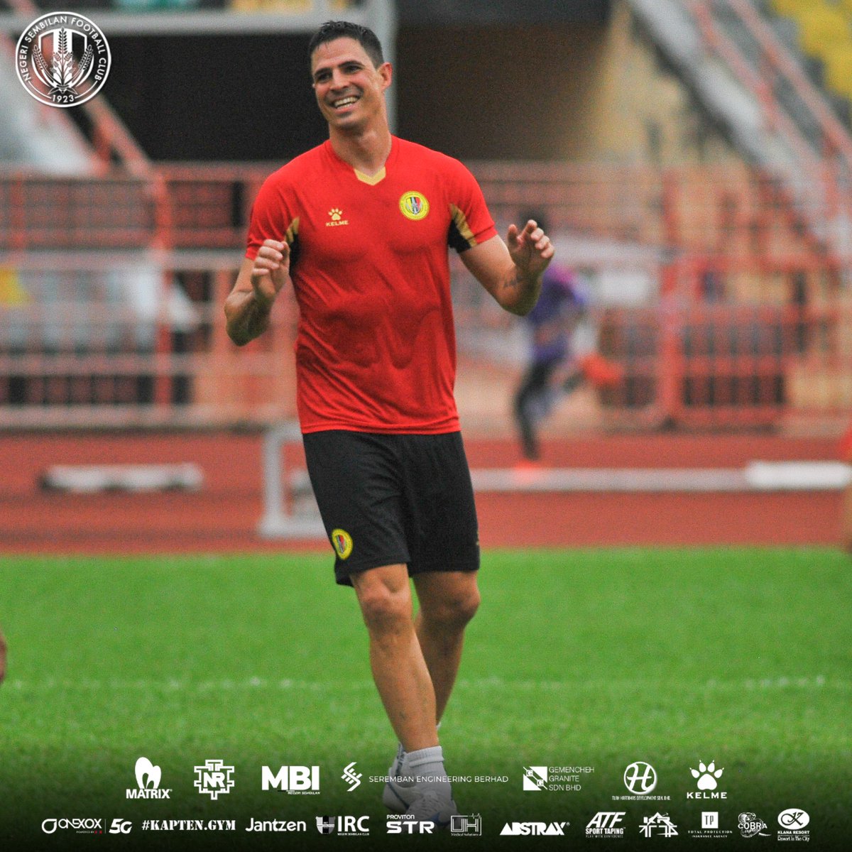 nsfc1923's tweet photo. From Brazil to Paroi, Ricardo Pires at his new home! 🟡⚫️🔴

#NSFC
#HobinJangHobin https://t.co/8cYPkBNi6L