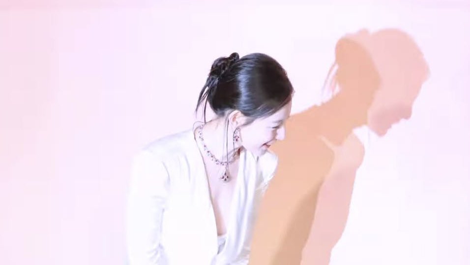 Silhouette smiles 😌😌 #KimJiwon