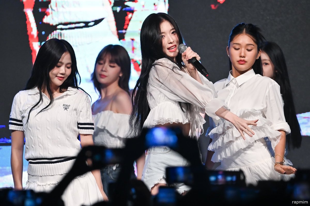 rap_mim's tweet photo. 240926 안양대학교 대동제
#미미 #오마이걸 #OHMYGIRL https://t.co/otBp65M4Yk