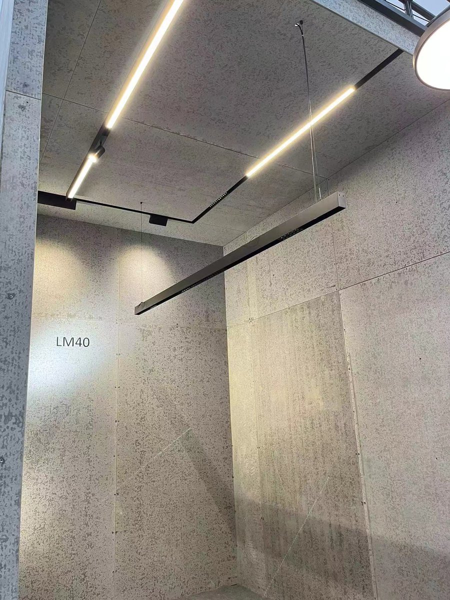 LipalLighting's tweet photo. The first magnetic lighting system in China, LM40, is 40mm wide and can be installed indoors. 
Lipal updated the product from the LM40, which decreases production cost and simplifies installation.
Try the new LM40 now! 
info@lipal.cn https://t.co/Gr5mUeb9XX