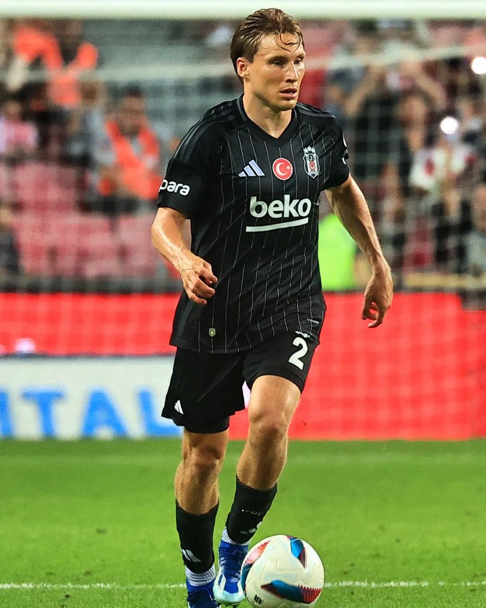 Bugün Siyah Forma 

#Beşiktaş