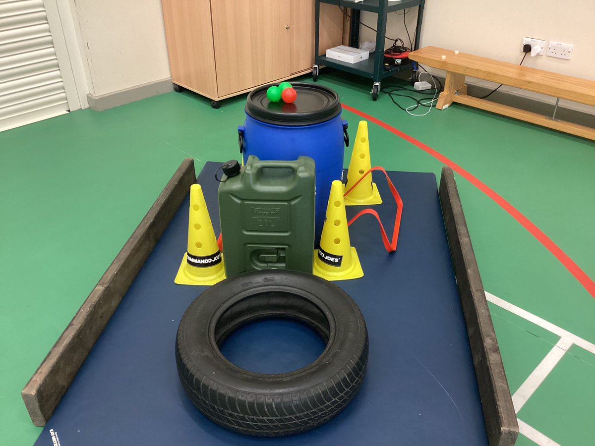 NewDelPrimary's tweet photo. Year 4 have been designing a communication system for space. We had to use TEAMWORK and COMMUNICATION.
@CommandoDan1 @CommandoJoes https://t.co/ustmPgcGaH