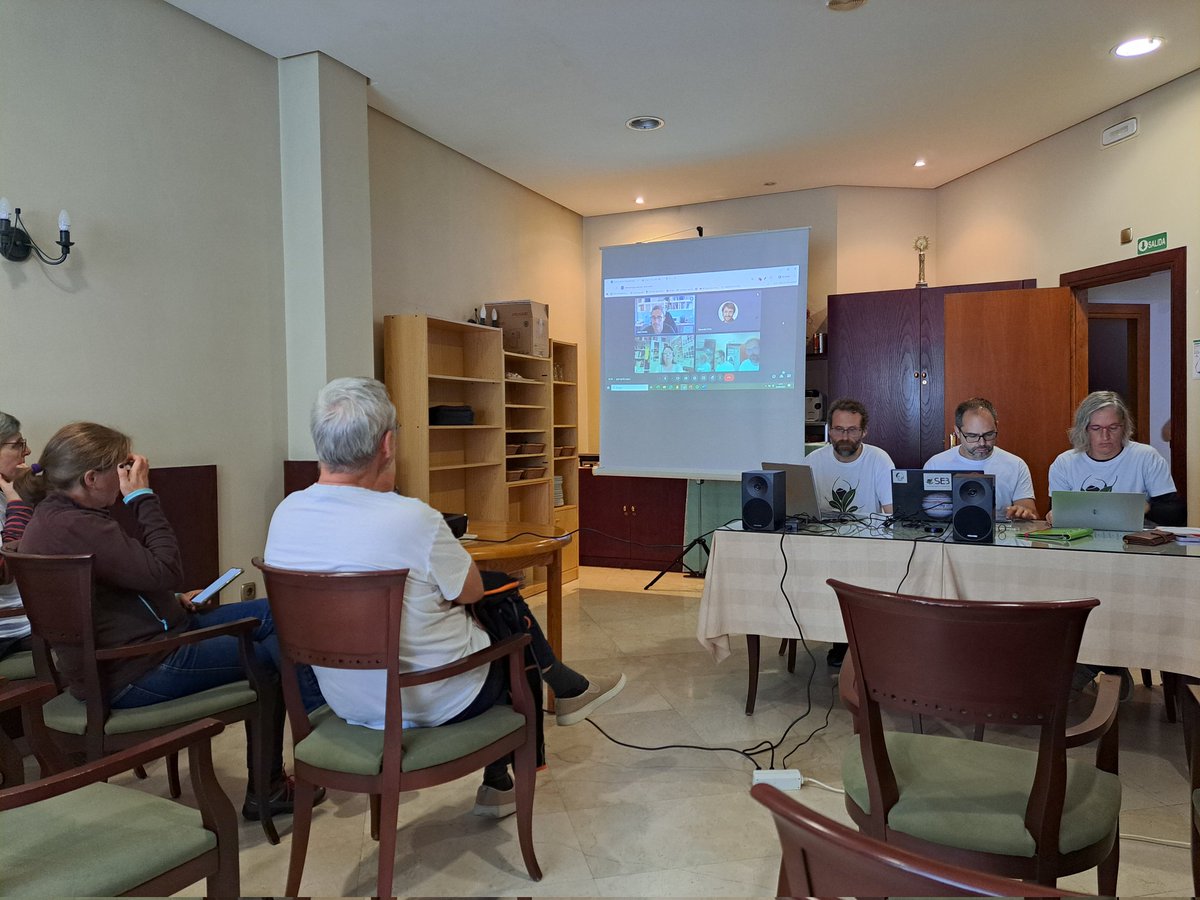 Asamblea de la #SEB!! #Briologia. Celebrando que somos 117 socios!