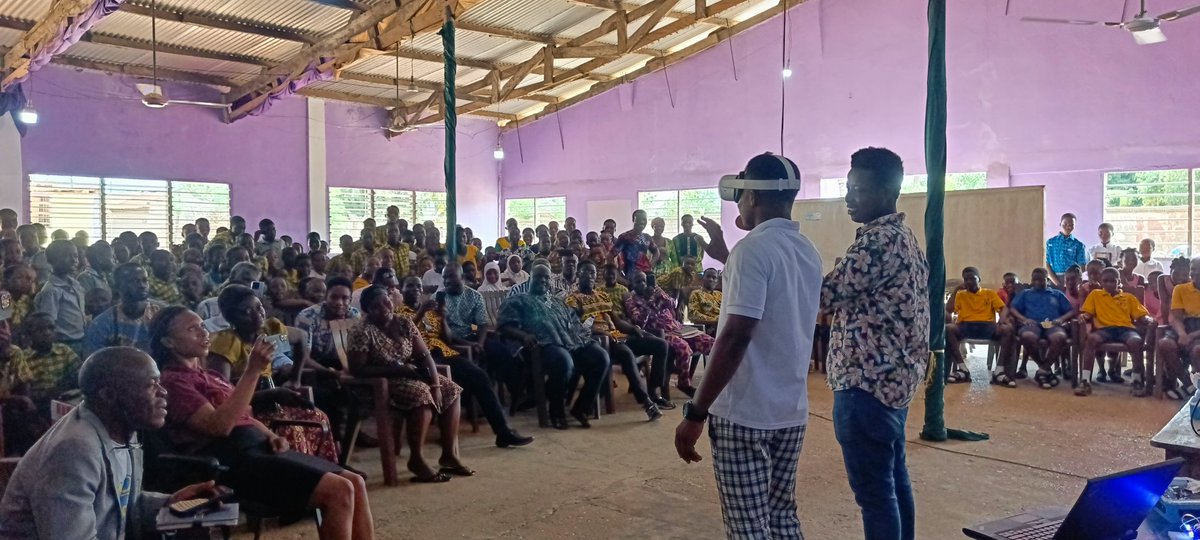 bitcoin_dua's tweet image. We were invited to Aflao today to meet the owners of a private schools to talk to them about #codingfordevelopment project and also showcase projects we have done so far. Our students were amazing as they walked the crowd through their various projects Thanks for the funding
