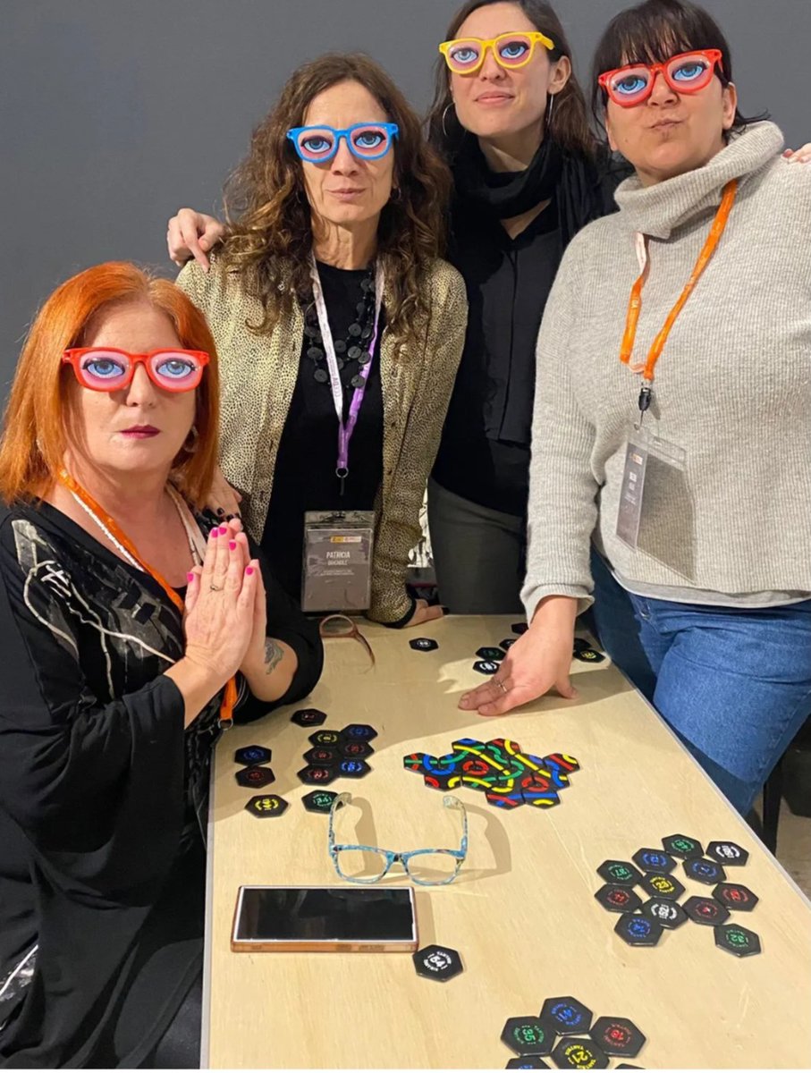 Te recomendamos el blog de Christian Díaz, "Por los museos". En este número, los sabrosos comentarios del taller TyPA/CCEBA que ilustran las fotos.

porlosmuseos.substack.com/?utm_source=na…