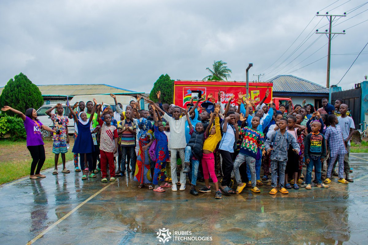 rubiestechngo's tweet photo. Throwback to August 2022! Our #IjokoProject trained 150+ kids/teens in tech skills, boosting confidence, creativity &amp; innovation. We had a great time exposing the kids to technology. A big thank you to @ThePSF, @IndomieNigeria, @emmanuelpixels.
#TechEducation #DigitalInclusion https://t.co/2kRQ6Jaq42