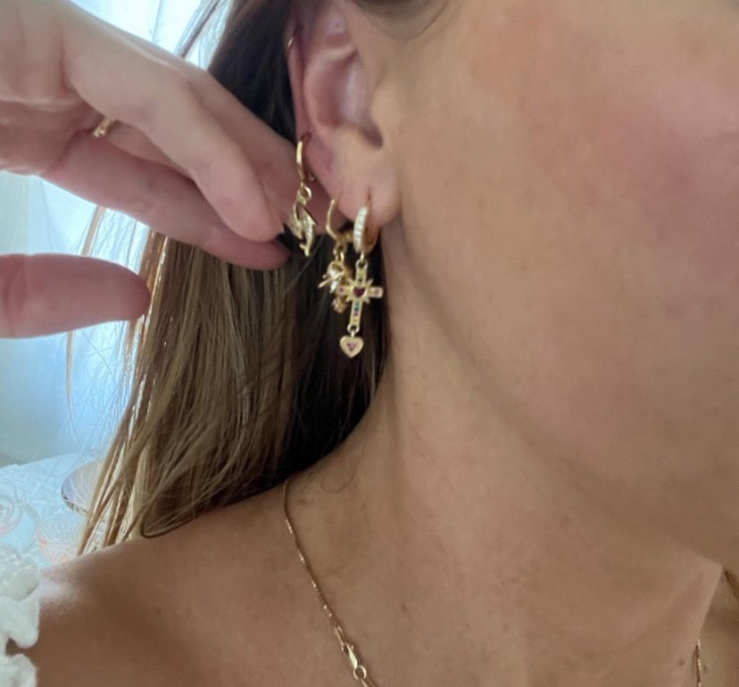 Mix and match your favourite Wisteria London charm earrings for the perfect look ✨ Shop now with 20% off any full price order. Code: NEWBIE20

Our lovely customer Emma creating the perfect stack wearing our Orion and Delphina Huggie Hoops ✨

Shop here > tinyurl.com/cbfbtefj