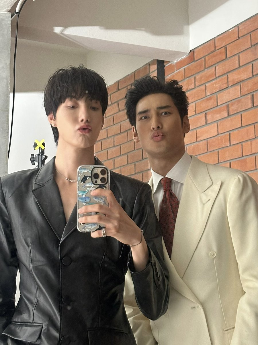 tongthk's tweet photo. เก่งมากไอ้ตูด เย้ 
แมนสรวงทุกคนสุดยอด เย้ 🥳

@Nnattawin1 
#MAYATVAWARDS2024 
#MAYATVAWARDS2024xManSuang https://t.co/5XMBUw8fGG