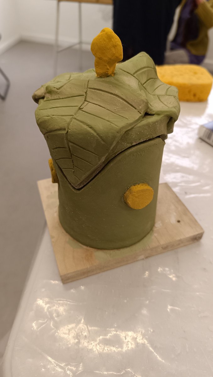Another group of participants has fallen in love with clay! Such a great pottery workshop with our hosts <a href="/SPACEstudios/">[    s p a c e    ]</a> and tutor Su. Such beautiful pieces created. #artschoolforthehomeless