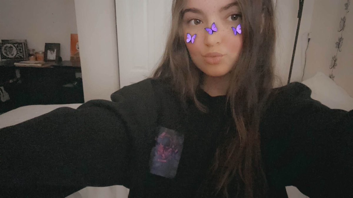 BeccaSomething's tweet photo. We have 5 days left of our limited edition merch sale! After that, it’s gone. FOREVER!

You don’t want to miss out on having this fantastic art.
Available in: 

🎨shirt
🎨hoodie
🎨jersey 
🎨canvas 
🎨poster

https://t.co/HJAaVuiDjd https://t.co/J7h5GagSnU