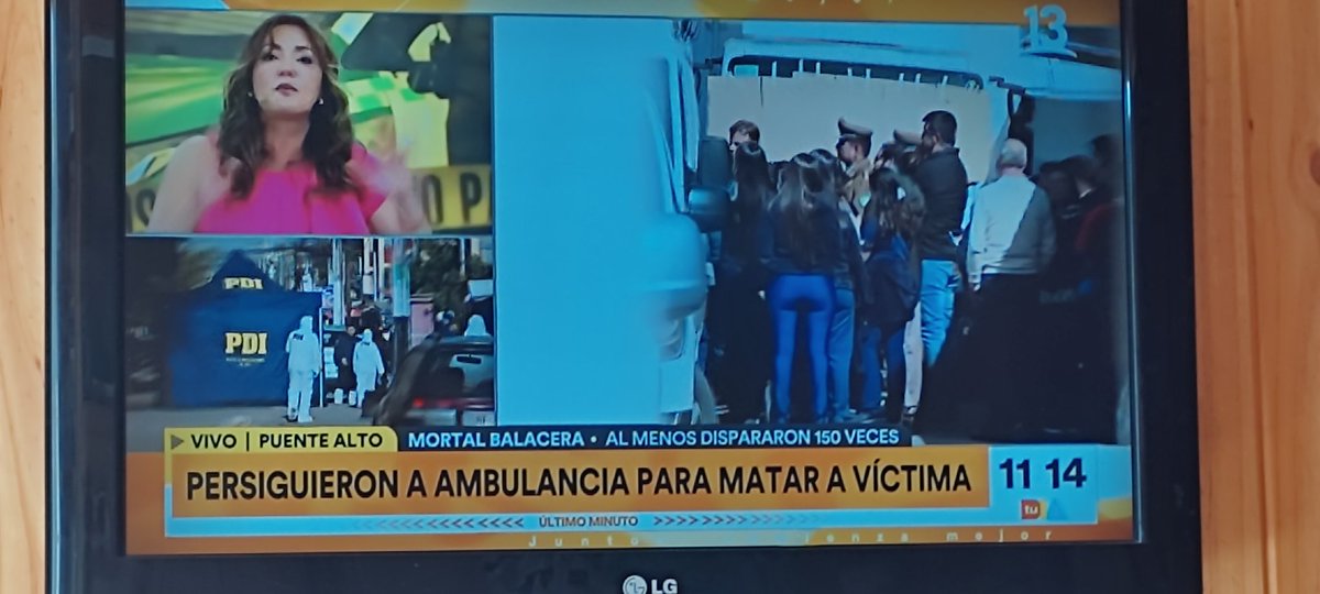 Rigonava12's tweet photo. Este gobierno inoperante entregó el "Estado" a la delincuencia...!!!..los políticos de izquierda siguen metidos dentro de su burbuja de comodidades y privilegios mientras el pueblo es acribillado por la delincuencia.
Ciper, 
Bajos de Mena
Roberto Cox https://t.co/5yk5WaUl6d