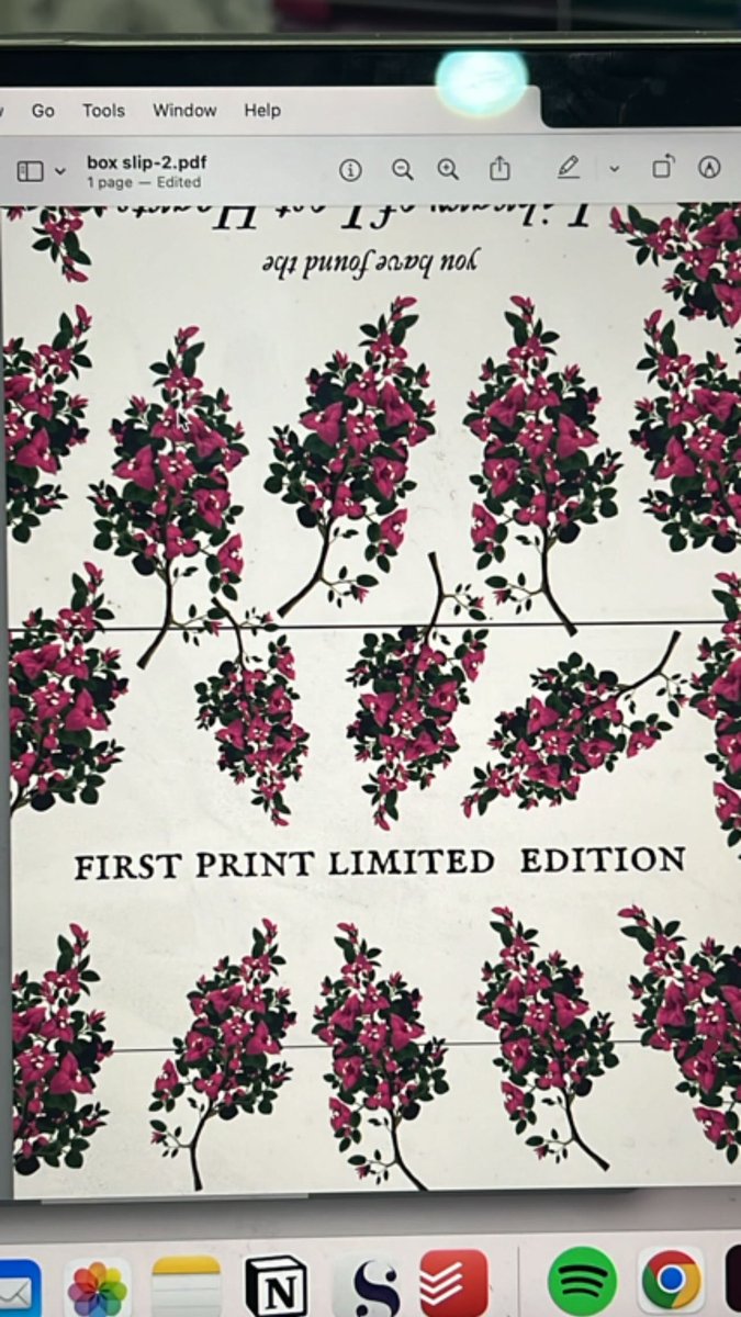 heyitsnf's tweet image. the prep for the book launch continues! today the tote bags and mugs arrived and managed to sign some books. sleeping early tonight so i can continue esok pagii in sya Allah ♥️🎀💐