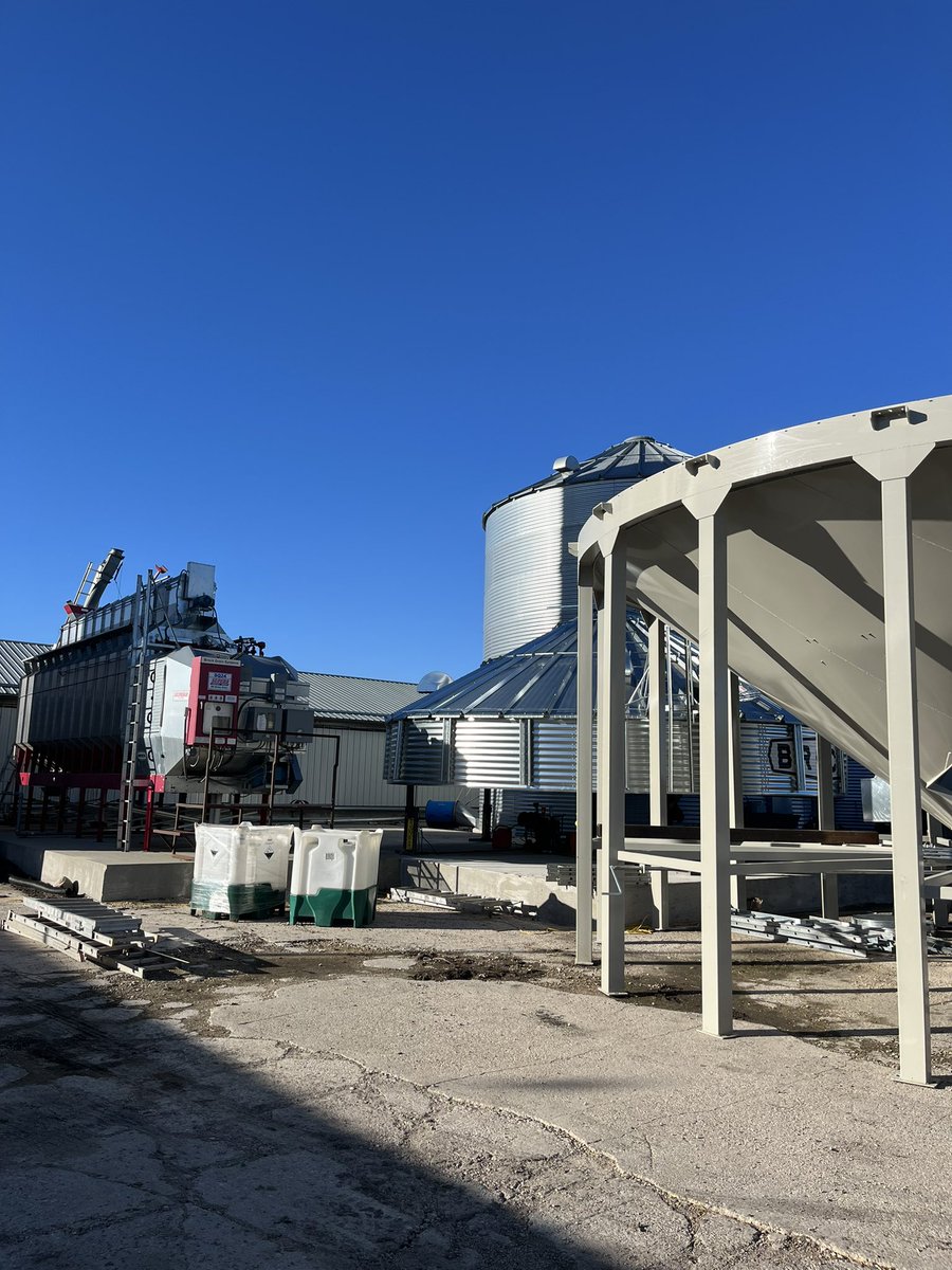 KoreyPeters's tweet photo. Build your wet bin bigger… always bigger!
Getting it right the second time around. 

#corndryer #fallonthefarm #Harvest24 https://t.co/AaHMsuLMyp
