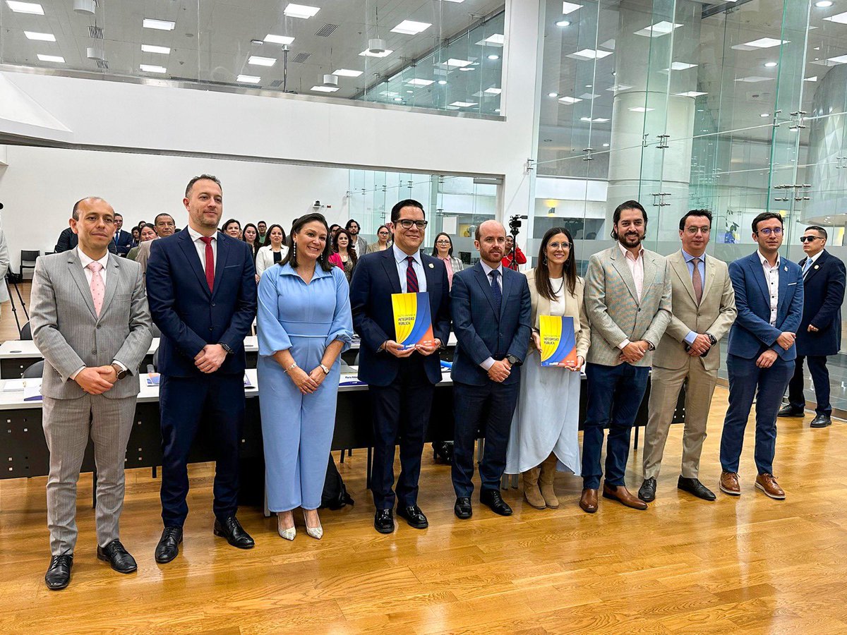 UTEoficial's tweet photo. El director del Laboratorio de Transparencia y Anticorrupción de la UTE, @mhidalgojara, habló sobre 'El rol de la academia en el fortalecimiento de la integridad’ durante el Conversatorio de Socialización de la Política Nacional de Integridad Pública, organizado por la Secretaría General de @Integridad_EC 

Conoce más ▶️ https://t.co/iD8eLxffpz 

#Ecuador #AntiCorrupción #UniversidadUTE