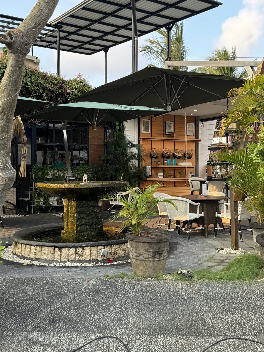 Raizelxbt's tweet photo. $BTC
I don’t make the rules 

Watching this poi for short or short only distribution 
Holding bottom entries on spots🧍

Fugging around in bali streets https://t.co/02wrCiCcup