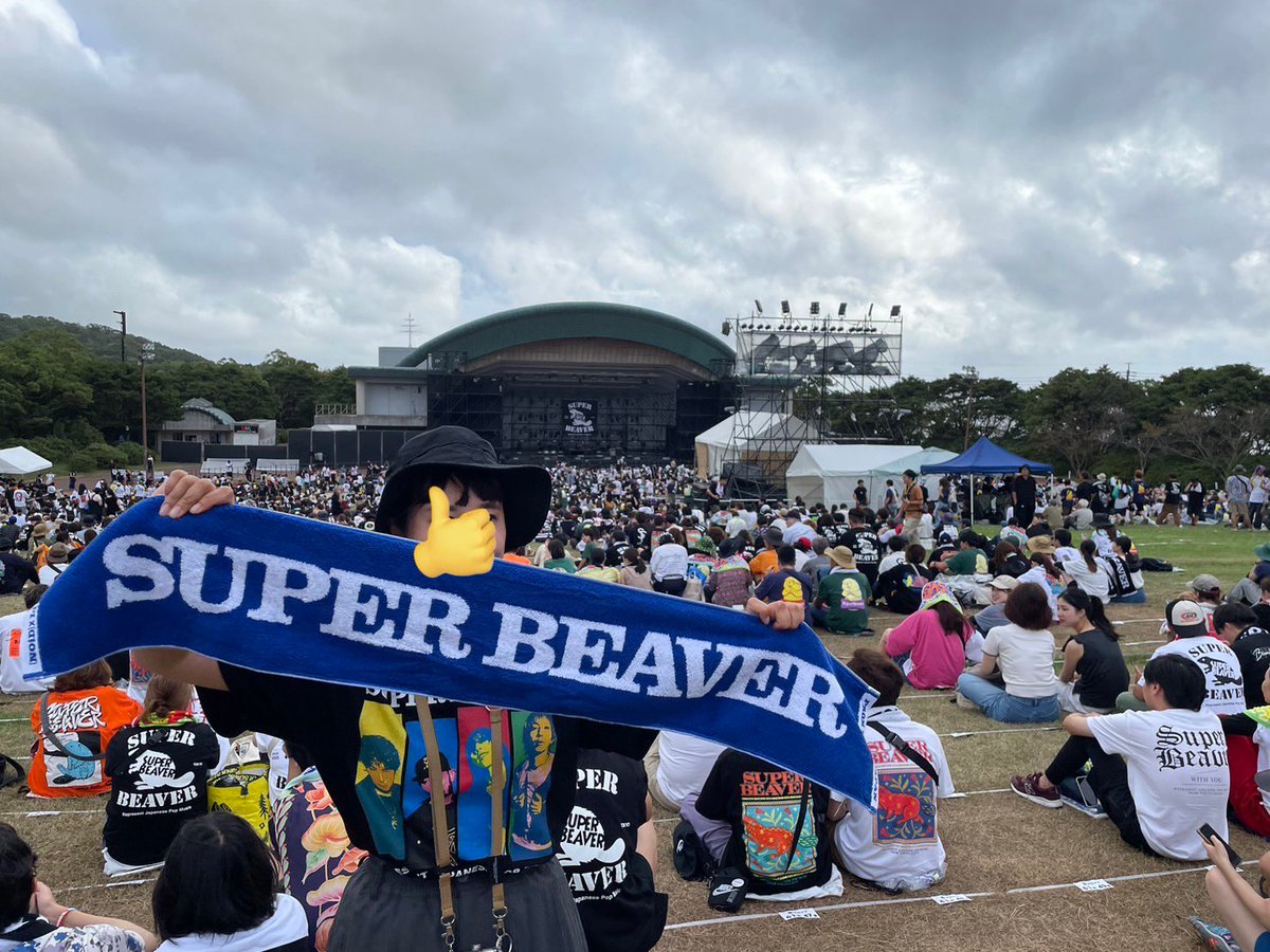 ruko_maruko's tweet photo. そりゃそりゃ遠かったけども
雨も待機も楽しかったぞーい！！
久々の熱量に触れれて幸せ。
でも、もうすでに日常生活に疲れてきたからまた聞いて潤わないと。

電波悪すぎて連絡取れず...
残念でした😢 https://t.co/w6KmxZd4tr