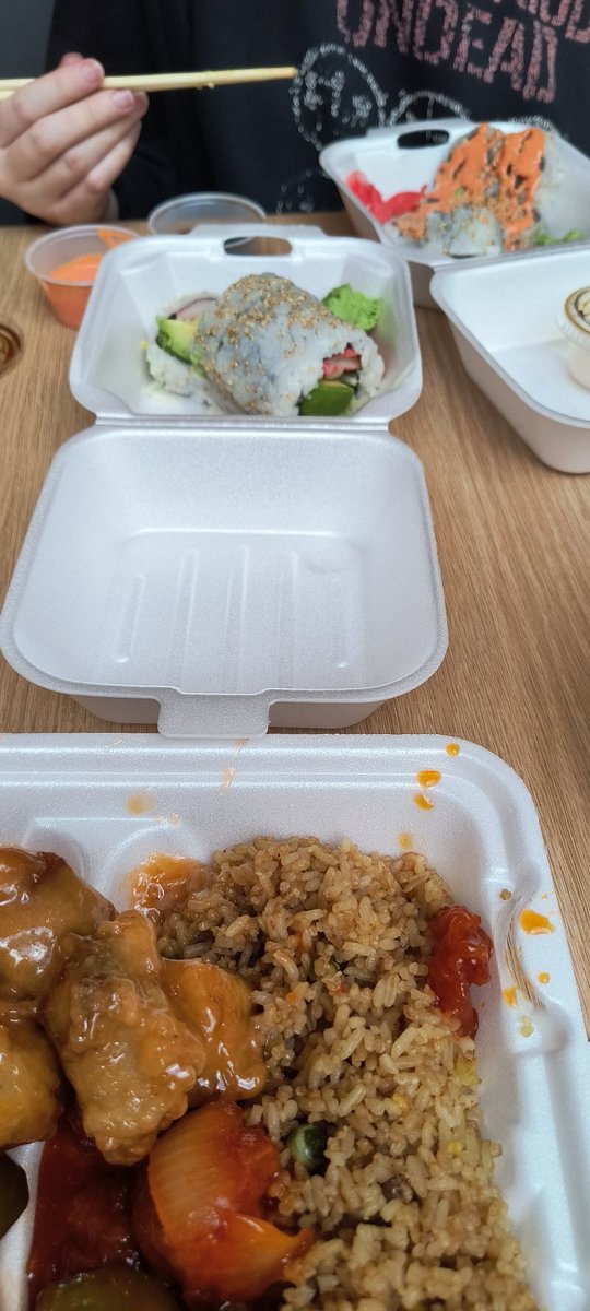 RedHotBasil's tweet image. Good food :3