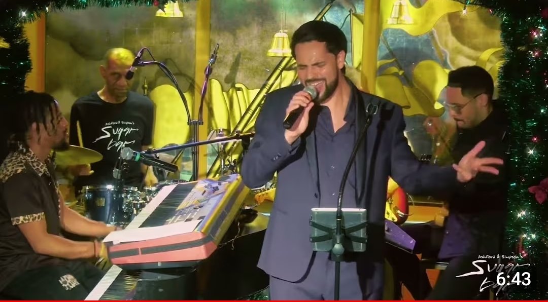 #HOME par <a href="/YoannFreeJay/">Yoann FreeJay</a> à #NYC j'adore quand Yoann pousse sa voix, ça me donne les frissons 🌀😍🎤🎶✨❤️
youtu.be/7ISXjCrPTwU?si…