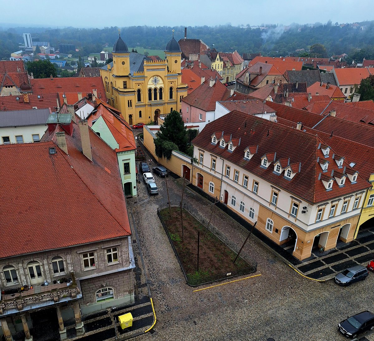 Kosta4's tweet photo. Nejmenší chmelnice na světě a 2. největší synagoga v ČR
#zatec https://t.co/1eA7VrVd7v