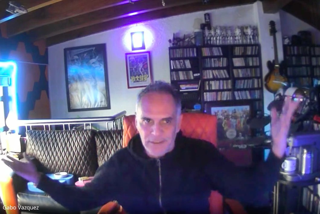 gabovazquezg's tweet photo. ¿Tú gesticulas mucho cuando hablas?
Un poco...
Así, dando #tallerenlinea de #guion de #ficción para #podcast https://t.co/2seXTURmag