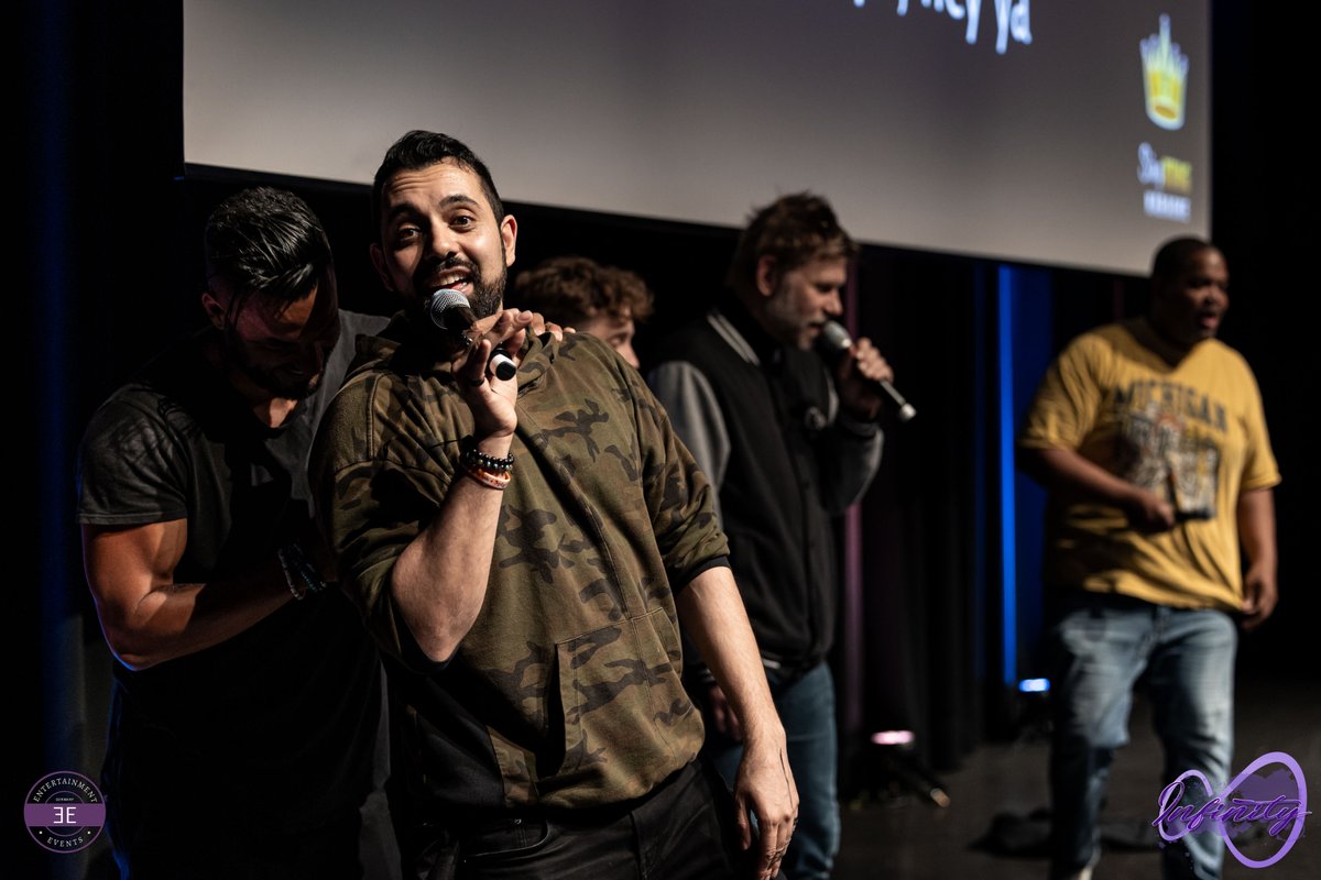 Ent_Event's tweet photo. Karaoke with Sachin &amp; Ricky at Infinity Con, May 2024.

#infinitycon #infinityconvention #tb #throwback #bestoftheday #smile #karaoke #the100 @Sachin_Sahel @MrRickyWhittle https://t.co/ZmYHkfck8A
