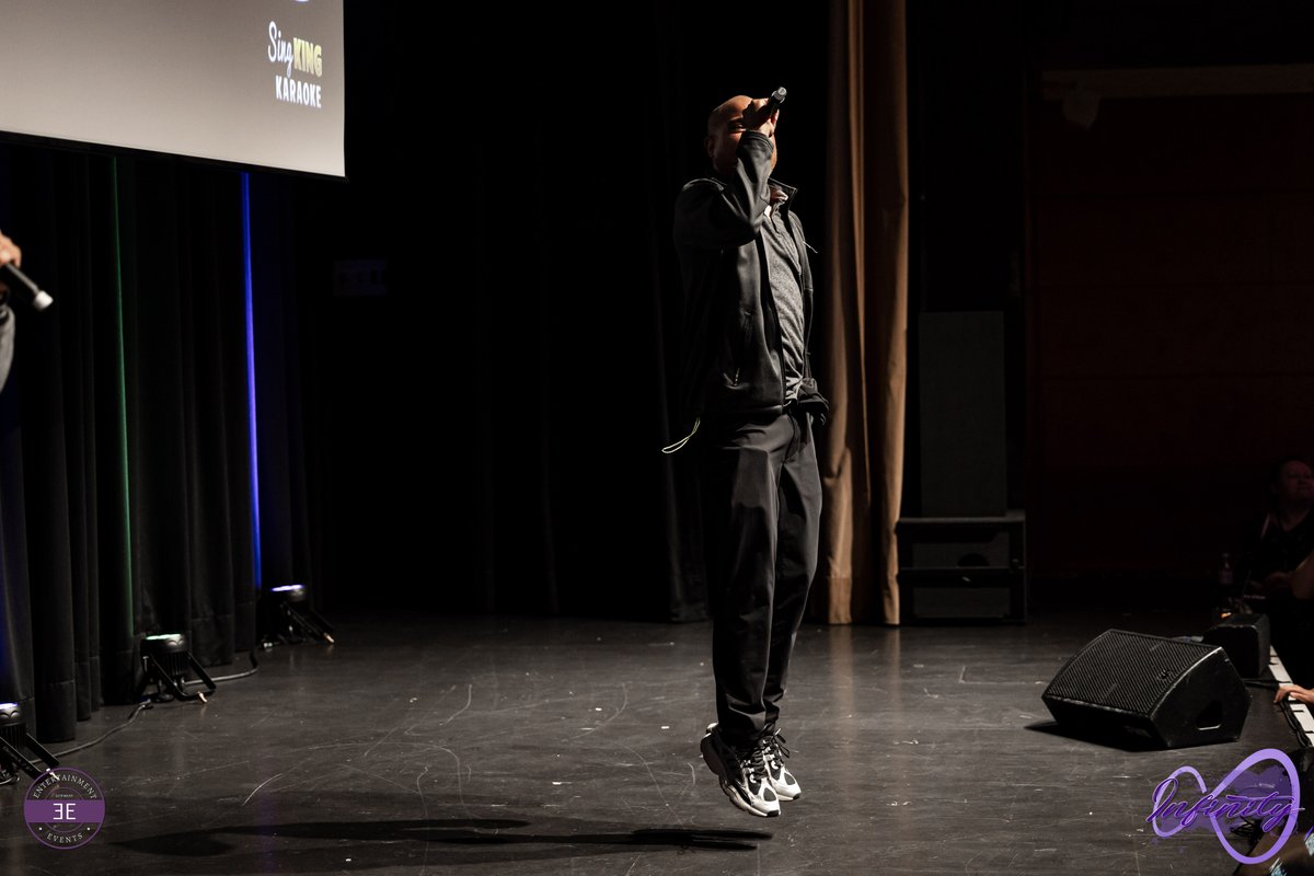 Ent_Event's tweet photo. Karaoke at Infinity Con, May 2024.

All Karaoke photos in the gallery on: https://t.co/bD77ifh51H

#infinitycon #infinityconvention #tb #throwback #bestoftheday #smile #karaoke #happy #fun #bestoftheday #sethgilliam @Sachin_Sahel @MrRickyWhittle @jordanelsass1 @markrosspelle https://t.co/VFqydkrg8O