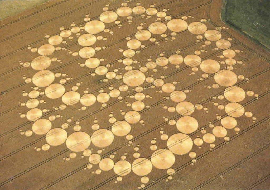 AshtonForbes's tweet photo. Milk Hill Galaxy Spiral Crop Circle (2001)

This spiral has 6 arms with 409 circles. It measures roughly 900ft in diameter. https://t.co/zIP6df2hRH
