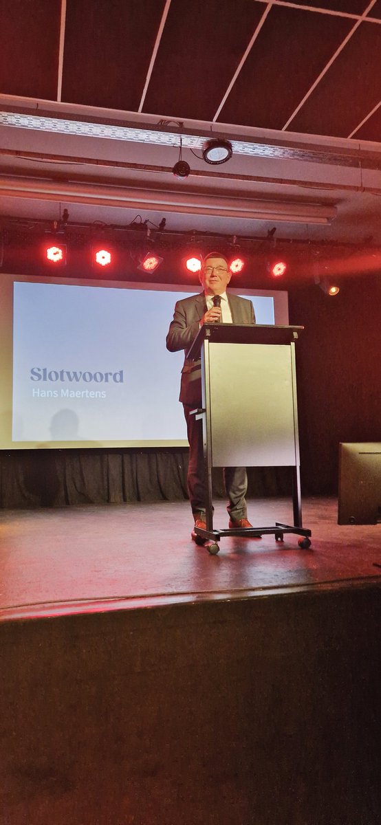 Afsluiten met @VOKA_HMaertens brengt ons tot essentie: de #productiviteit van de zorg moet omhoog. Dat betekent:

Betere uitkomsten per uur arbeid.

Technologie is onmisbaar. Zoals electriciteit en machines  zorgen voor meer productie, zal data en innovatie meer zorg voorzien.