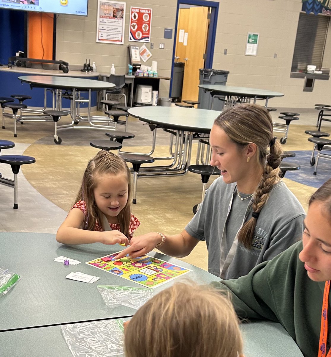 YOUR_WES's tweet photo. Our high school reading buddies are back! We were so excited to see them this morning! Thank you @whitelandsports! https://t.co/IeMyWUuYB3