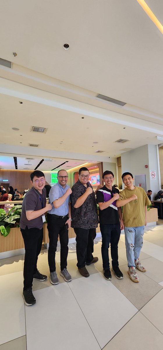 nbggupm's tweet image. A #farewell luncheon for a few students in @nbggupm, 1) Norhazlin Jusoh (finishing her PhD), 2) Lam Xin Jieh (finished her MSc), 3) Aisha Isa (finished her internship), 4) Dr Mansour Azimzadeh (got a new job at Toronto, #Canada) and 5) @cheahpikesee leaving to #Munich, #Germany…