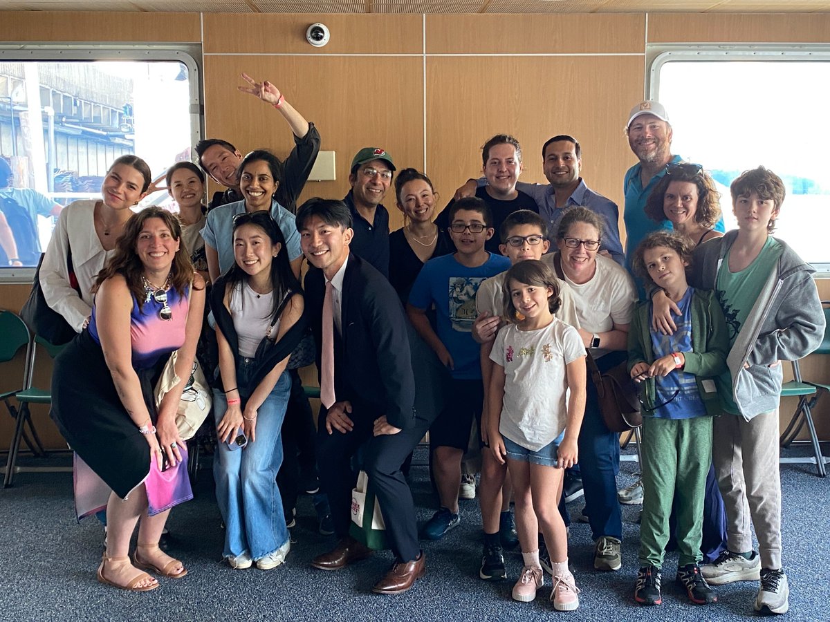 fastly's tweet image. Our NY office celebrated the end of ☀️  summer, and beginning of 🍂 fall, by taking an afternoon river cruise last weekend with Fastlyans and their family members! ⛵ #Offsite #TeamBonding #LifeAtFastly