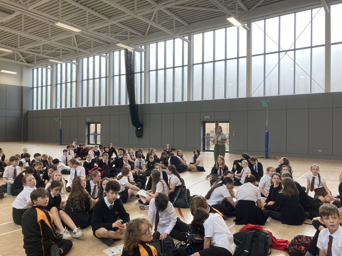SGGArdsgoil's tweet photo. A’ comharrachadh latha Nan Cànanan agus an ceannard sgoile a’ cumail chruinneachaidhidhean le gach cla. https://t.co/qnUtcO7fJu