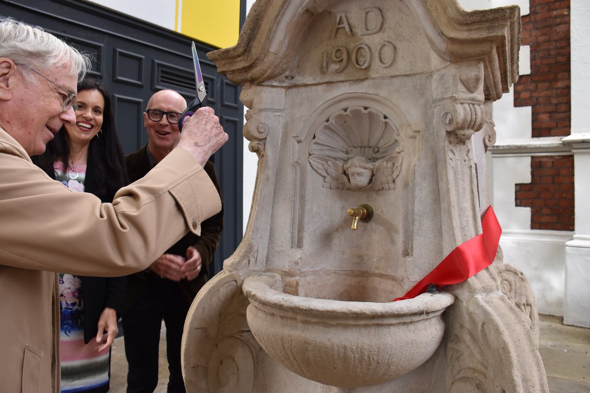 HOLTofLondon's tweet photo. The Duke of Gloucester has unveiled a restored 120 yr old ‘Temperance’ fountain in Kensington, London. This is part of a series of historic drinking fountains we’re restoring with fresh drinking water, helping reduce single-use plastic bottles across the city. @RoyalFamily @RBKC https://t.co/jEvR930X1P