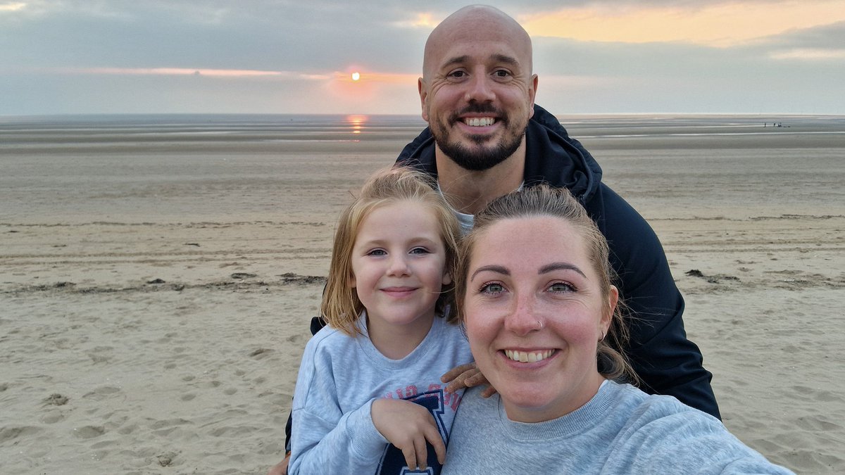 Steph_Goode's tweet photo. @FPS_1_Dolphins 
Phoebe Goode's family photo https://t.co/bP4Bh1qHAD