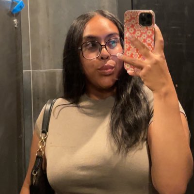 SarahSmiless11's tweet photo. #NewProfilePic https://t.co/PLXBgqSPtN