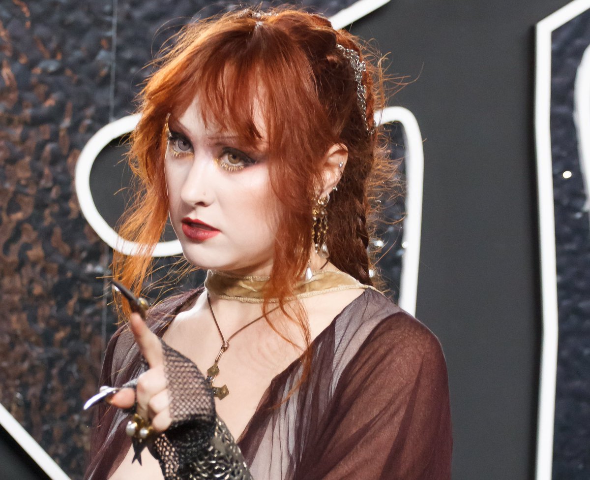 The truth behind the #ChappellRoan MTV VMA red carpet argument. It’s not what you think.  Read article: tinyurl.com/7avkf5fk