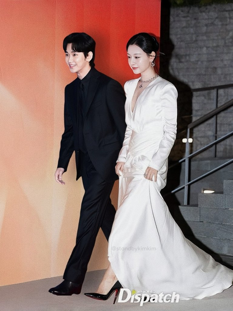 standbykimkim's tweet photo. 🤵🏻👰🏻‍♀️

#KimSooHyun #KimJiWon #KimKimcouple https://t.co/aCYD529KRZ