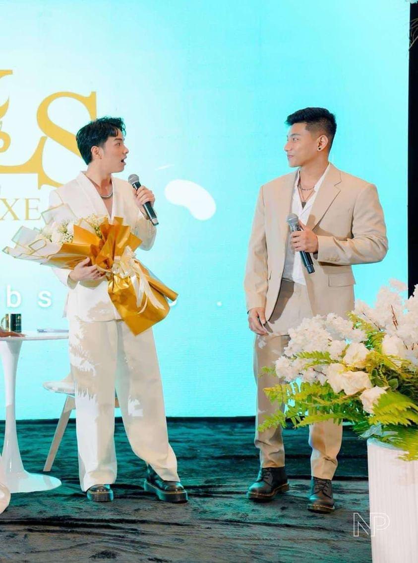 #VrixBKH
<a href="/ItsVrixGallano/">Vrix Gallano</a> @VXTrendsetter