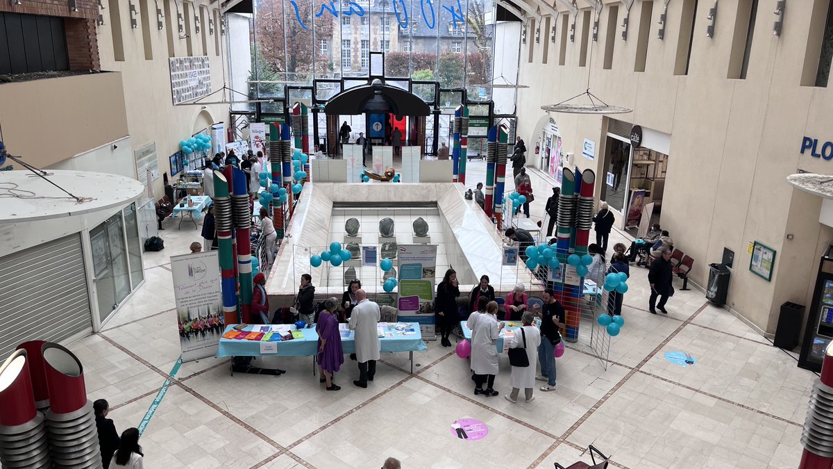 #SeptembreTurquoise 💙Journée de sensibilisation aux cancers gynécologiques à l'<a href="/HopSaintLouis/">Hôpital Saint-Louis AP-HP</a> <a href="/APHP/">Assistance Publique – Hôpitaux de Paris (AP-HP)</a> 

➡️ Conférences 🗣️ Stands d'informations 💬 Café-débat ☕ Ateliers 💆‍♀️

Un grand bravo à l'équipe d'oncologie médicale 👏 et merci aux associations, partenaires et participants 🙏