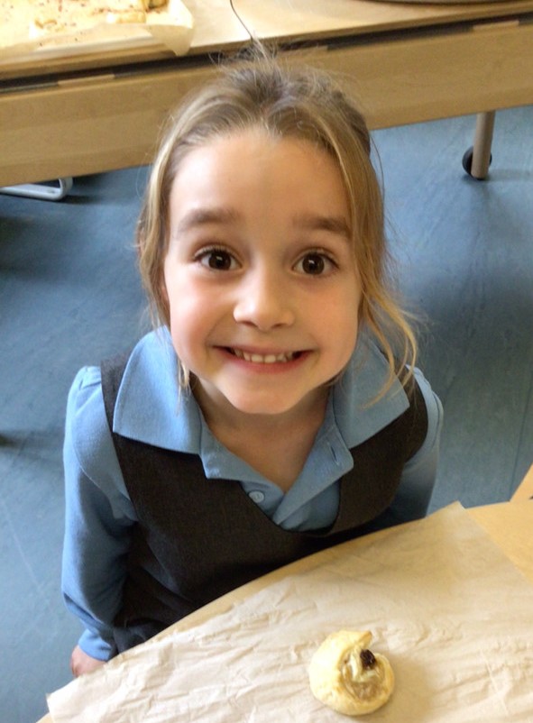 TownCloseSchool's tweet photo. Our Reception pupils donned their chef's hats today to bake some delicious savoury &amp; sweet pinwheels. Linking to their topic 'on the move', they made their own delicious 'bus wheels' from a choice of ingredients. Delicious learning! 

#TownCloseReception #TownCloseMoments https://t.co/HlxgkZdY6O